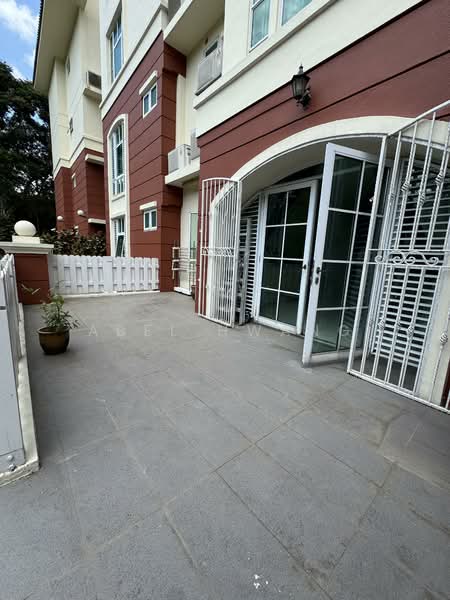 Sunrise Gardens Condominium For Sale at S$ 1,500,000 | PropertyGuru Singapore - Exterior