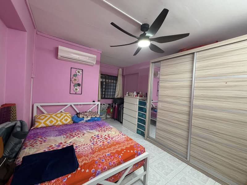704 Choa Chu Kang Street 53 HDB Flat For Sale at S$ 558,000 | PropertyGuru Singapore - Bedroom