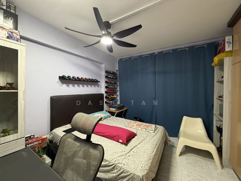 704 Choa Chu Kang Street 53 HDB Flat For Sale at S$ 558,000 | PropertyGuru Singapore - Bedroom