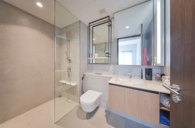 JadeScape Condominium For Sale at S$ 1,820,000 | PropertyGuru Singapore - Bathroom
