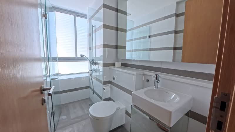 Verdure @ Holland Park Cluster House For Sale at S$ 4,800,000 | PropertyGuru Singapore - Junior ensuite bathroom