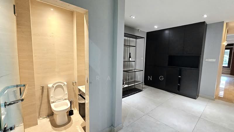 🌟Reno 3 Sty+B, 999yrs Inter-Terr 5BR+5B Greenery View, walk to Korean/ Holland/ Swiss Int'l Schs! Terraced House For Sale at S$ 5,600,000 | PropertyGuru Singapore - Bathroom