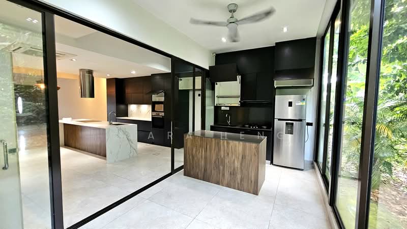 🌟Reno 3 Sty+B, 999yrs Inter-Terr 5BR+5B Greenery View, walk to Korean/ Holland/ Swiss Int'l Schs! Terraced House For Sale at S$ 5,600,000 | PropertyGuru Singapore - Kitchen