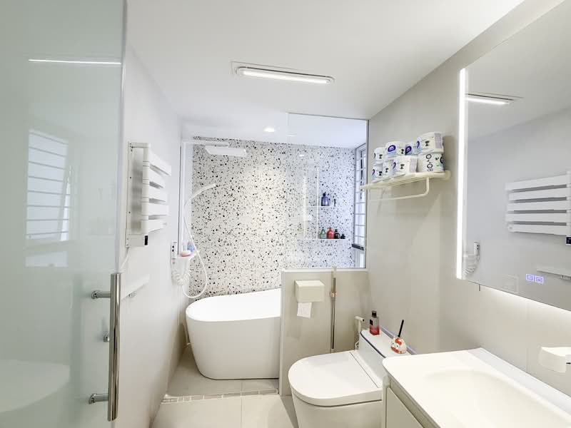 La Casa Condominium For Sale at S$ 1,399,000 | PropertyGuru Singapore - Bathroom