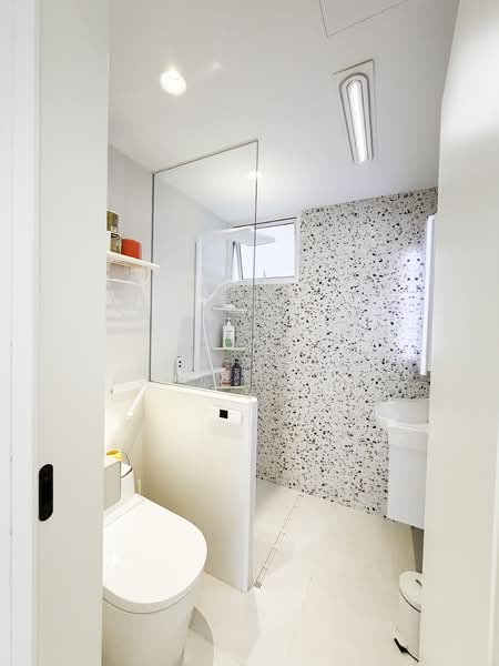 La Casa Condominium For Sale at S$ 1,399,000 | PropertyGuru Singapore - Bathroom 2