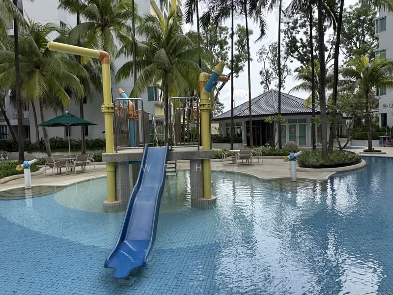 Sunglade, 1 Serangoon Avenue 2, 2 Bedrooms, 1,030 sqft, Condominium For Rent, by WT Hoe, 500085223 - Pool - PropertyGuru.com.sg