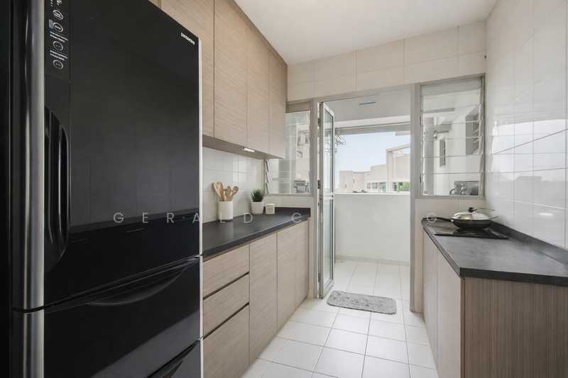 416A Fernvale Link HDB Flat For Sale at S$ 680,000 | PropertyGuru Singapore - Kitchen