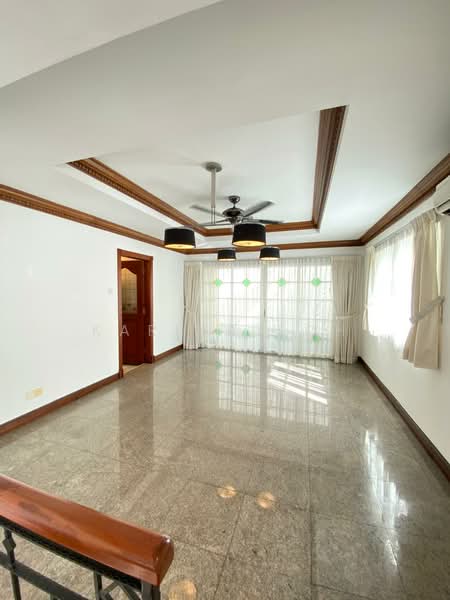 Gentle Villas Detached House For Sale at S$ 6,830,000 | PropertyGuru Singapore - Dining Room
