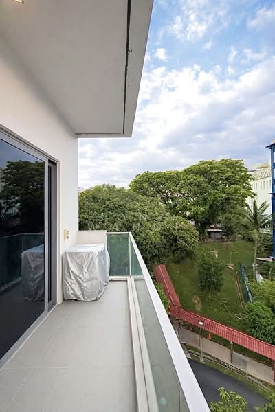 Harbour Suites @ Kampong Bahru Condominium For Sale at S$ 1,180,000 | PropertyGuru Singapore - Balcony