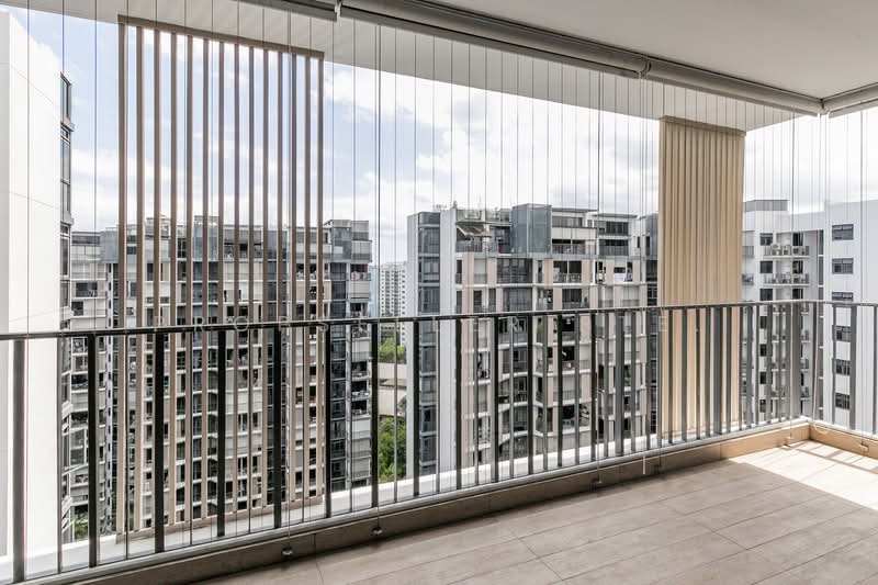 River Isles Condominium For Sale at S$ 2,260,000 | PropertyGuru Singapore - Balcony