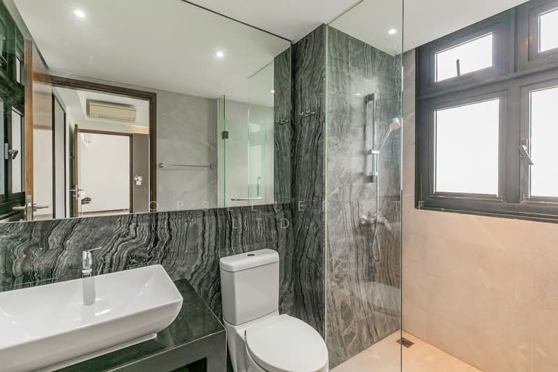 River Isles Condominium For Sale at S$ 2,260,000 | PropertyGuru Singapore - Bathroom