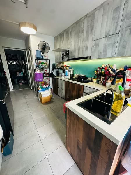 279 Tampines Street 22 HDB Flat For Sale at S$ 750,000 | PropertyGuru Singapore - Kitchen