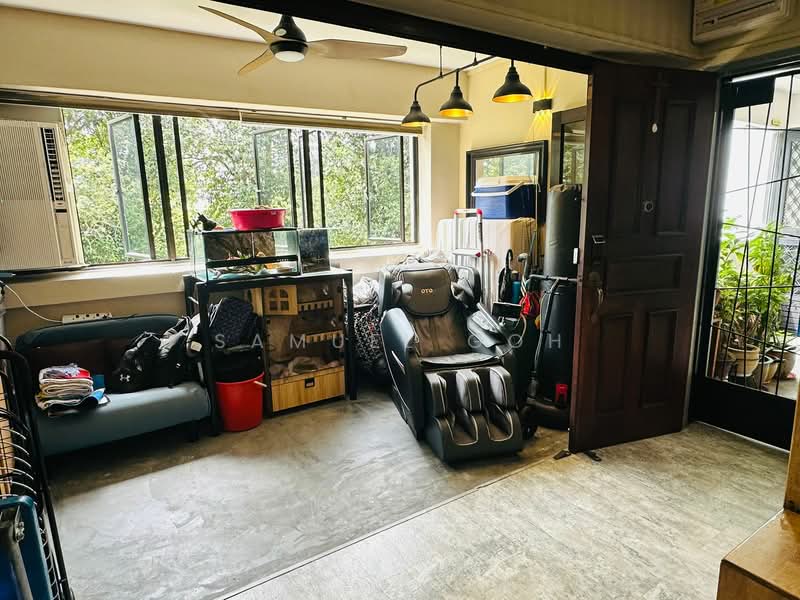 279 Tampines Street 22 HDB Flat For Sale at S$ 750,000 | PropertyGuru Singapore - Living Room