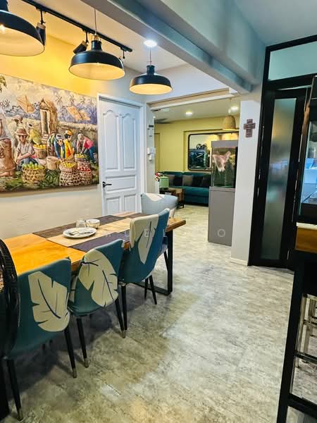 279 Tampines Street 22 HDB Flat For Sale at S$ 750,000 | PropertyGuru Singapore - Dining Room