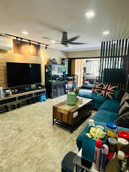279 Tampines Street 22 HDB Flat For Sale at S$ 750,000 | PropertyGuru Singapore - Living Room