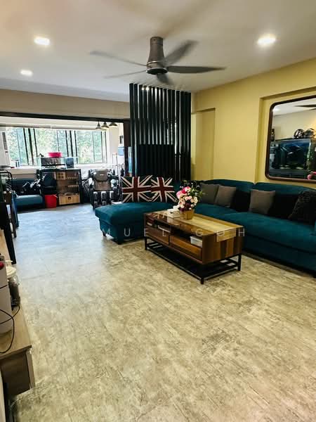 279 Tampines Street 22 HDB Flat For Sale at S$ 750,000 | PropertyGuru Singapore - Living Room