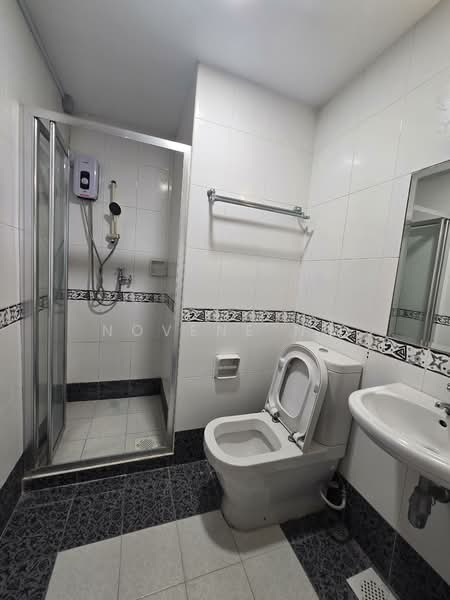 Pepys Hill Condo, 19 Pepys Road, 4 Bedrooms, 3,200 sqft, Condominium For Rent, by Novene Ng, 500085279 - Bathroom - PropertyGuru.com.sg