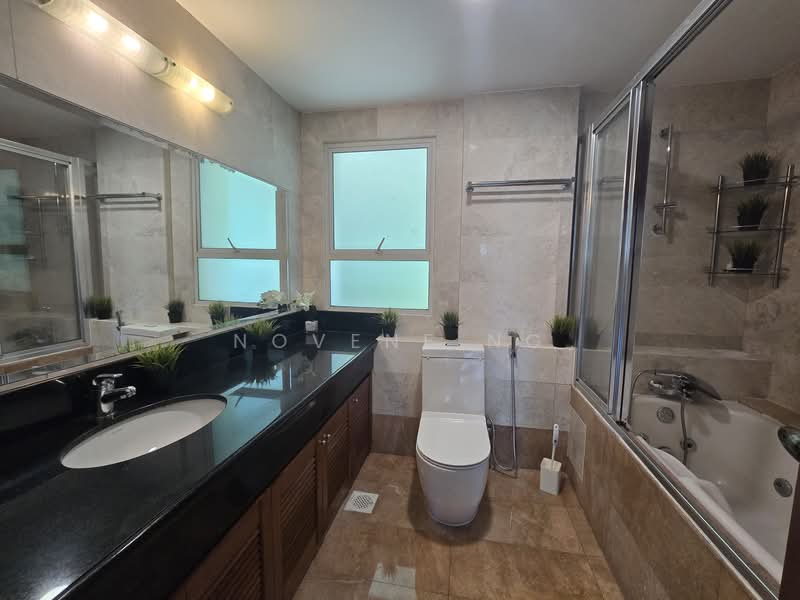 Pepys Hill Condo, 19 Pepys Road, 4 Bedrooms, 3,200 sqft, Condominium For Rent, by Novene Ng, 500085279 - Bathroom - PropertyGuru.com.sg