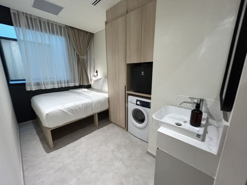 Newly Renovated Studio @ Dhoby Ghaut, , 1 Bedroom, 250 sqft, Condominium For Rent, by Rathi Menon, 500085280 - PropertyGuru.com.sg