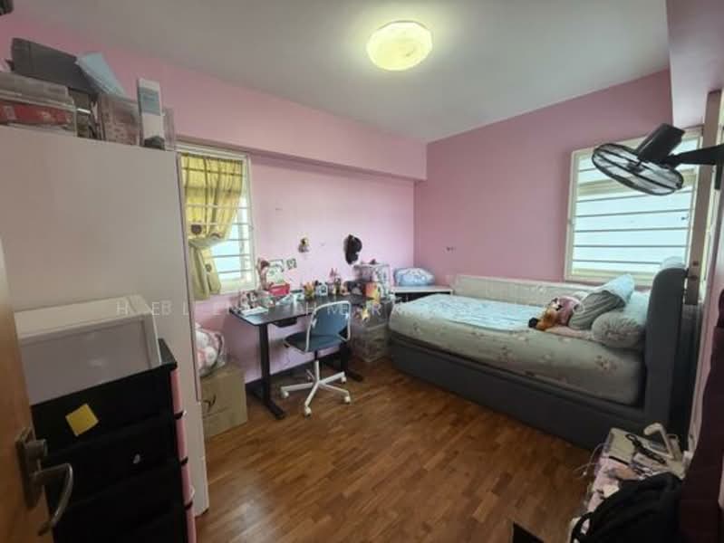 264B Compassvale Bow HDB Flat For Sale at S$ 780,000 | PropertyGuru Singapore - Bedroom 2