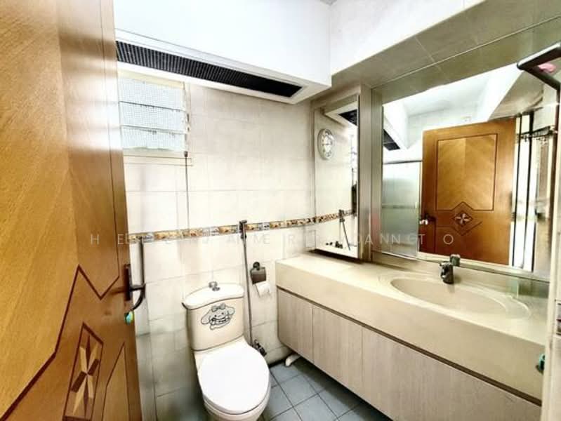 264B Compassvale Bow HDB Flat For Sale at S$ 780,000 | PropertyGuru Singapore - Master Bathroom