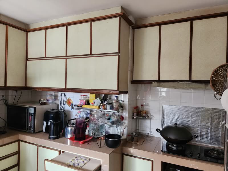 466 Hougang Avenue 8 HDB Flat For Sale at S$ 968,888 | PropertyGuru Singapore - Kitchen