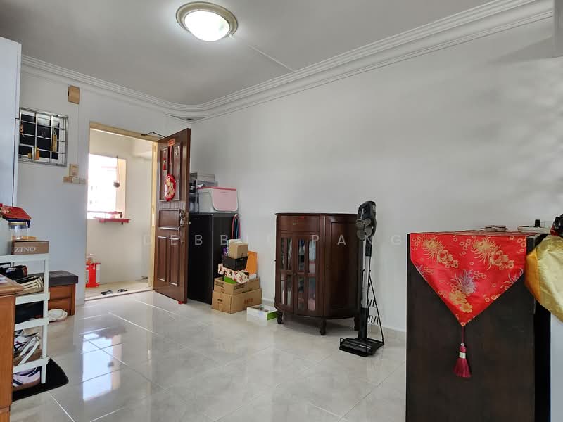 466 Hougang Avenue 8 HDB Flat For Sale at S$ 968,888 | PropertyGuru Singapore - Living Room