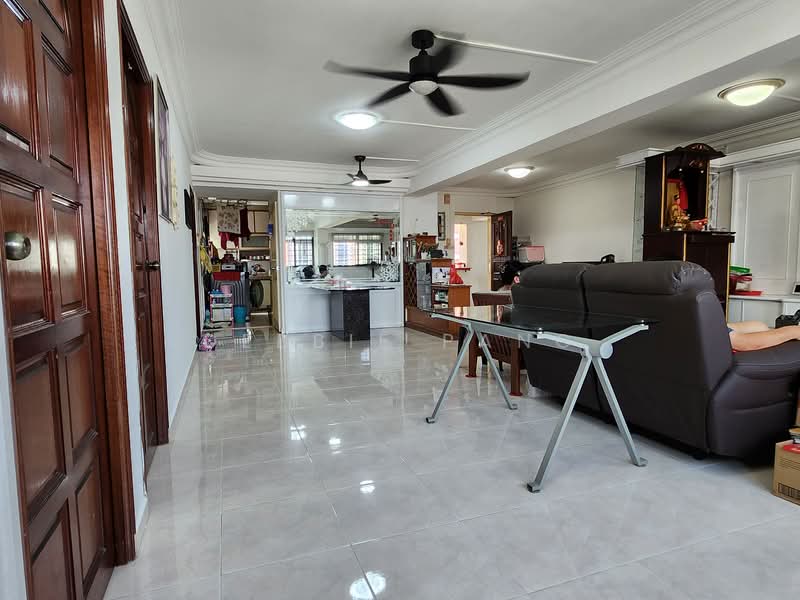 466 Hougang Avenue 8 HDB Flat For Sale at S$ 968,888 | PropertyGuru Singapore - Living Room