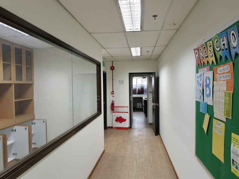 COMMERCIAL SCHOOL / OFFICE @ BUKIT TIMAH, Tanglin / Holland / Bukit Timah, 8,600 sqft, Other Retail For Rent, by Chris Chee Sheng Jie  徐胜杰, 500085307 - Corridor - CommercialGuru.com.sg