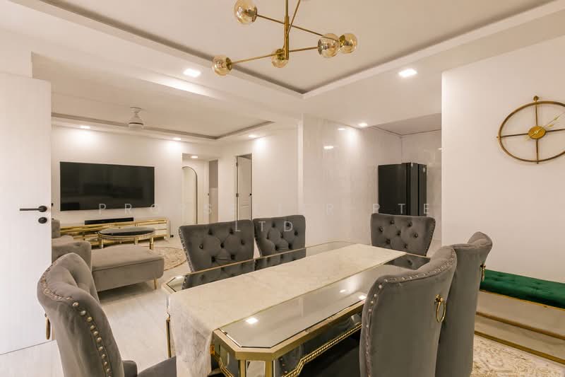 224 Simei Street 4 HDB Flat For Sale at S$ 660,000 | PropertyGuru Singapore - Living Room