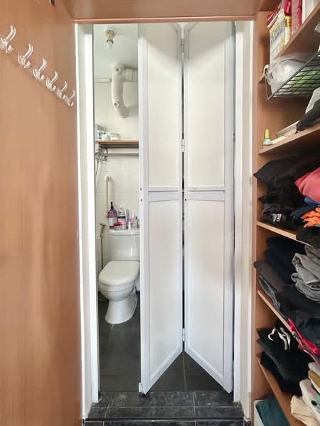775 Yishun Ring Road HDB Flat For Sale at S$ 530,000 | PropertyGuru Singapore - Bathroom