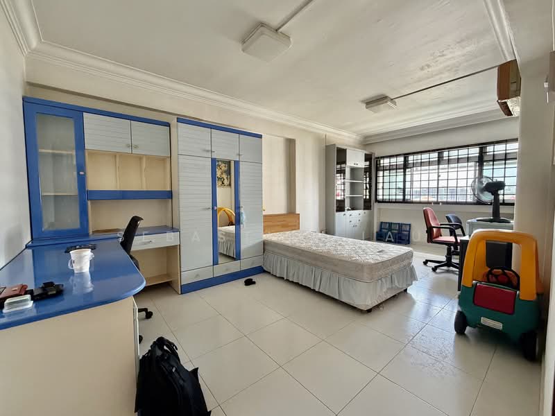 709 Jurong West Street 71, 709 Jurong West Street 71, 3 Bedrooms, 1,539 sqft, HDB Flat For Rent, by Sebastian Lau, 500085324 - Bedroom - PropertyGuru.com.sg