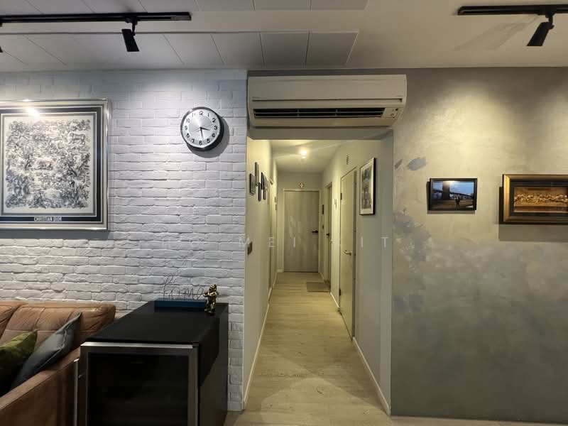 676D Punggol Drive HDB Flat For Sale at S$ 777,000 | PropertyGuru Singapore - Corridor