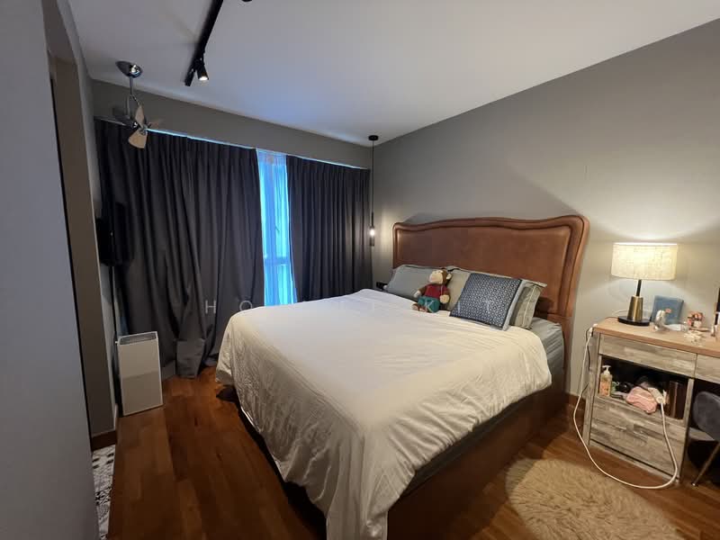 676D Punggol Drive HDB Flat For Sale at S$ 777,000 | PropertyGuru Singapore - Master Bedroom