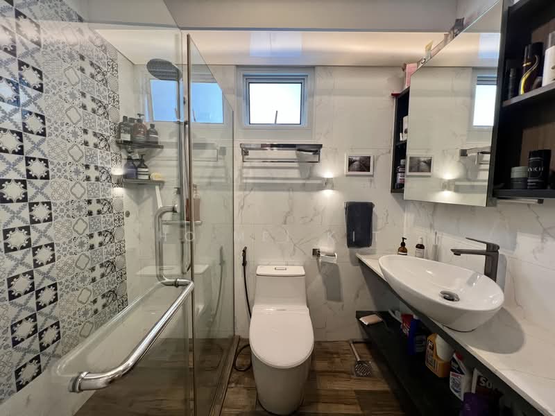 676D Punggol Drive HDB Flat For Sale at S$ 777,000 | PropertyGuru Singapore - Bathroom