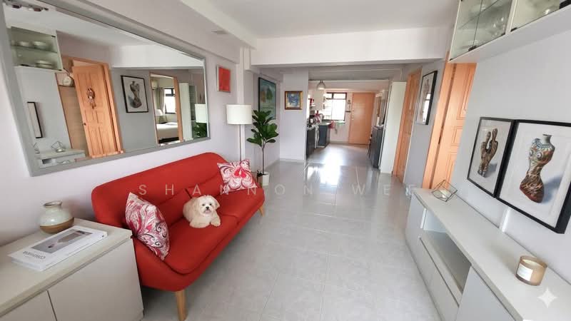 205 Toa Payoh North HDB Flat For Sale at S$ 428,888 | PropertyGuru Singapore - Living Room