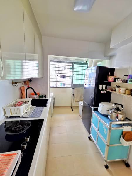 37 Margaret Drive HDB Flat For Sale at S$ 920,000 | PropertyGuru Singapore - Kitchen