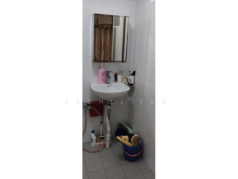 215A Compassvale Drive, 215A Compassvale Drive, Room Rental, 85 sqft, HDB Flat For Rent, by Rachel Tan, 500085350 - Bathroom - PropertyGuru.com.sg