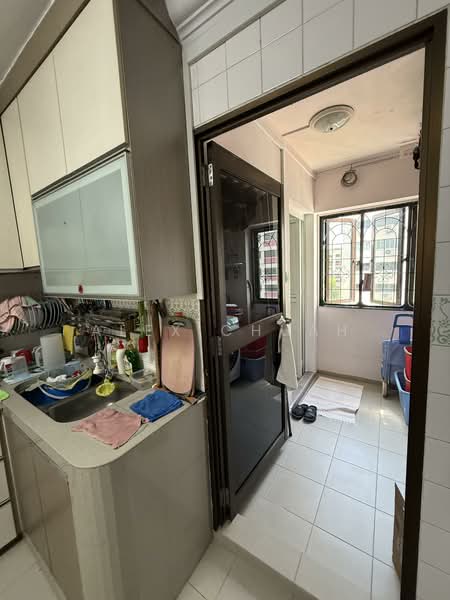 619 Ang Mo Kio Avenue 4 HDB Flat For Sale at S$ 788,000 | PropertyGuru Singapore - Kitchen