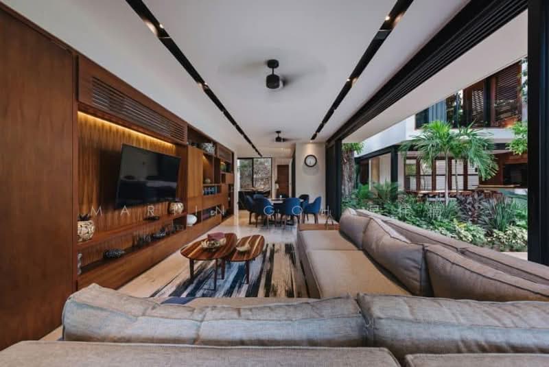 HUGE 50M Frontage GCB 🔥Strong REBUILD POTENTIAL 🔥Corner Plot!!! Good Class Bungalow For Sale at S$ 35,000,000 | PropertyGuru Singapore - Living Room