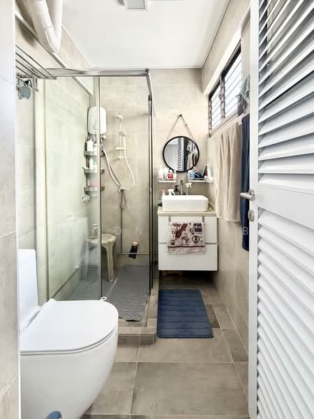 856 Tampines Street 82 HDB Flat For Sale at S$ 800,000 | PropertyGuru Singapore - Master Bathroom