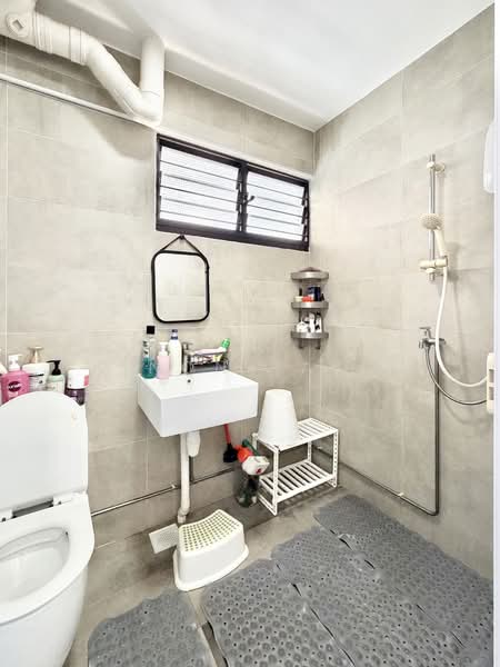 856 Tampines Street 82 HDB Flat For Sale at S$ 800,000 | PropertyGuru Singapore - Common Bathroom