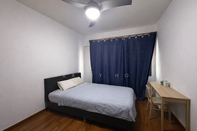 509B Wellington Circle HDB Flat For Sale at S$ 598,000 | PropertyGuru Singapore - Bedroom