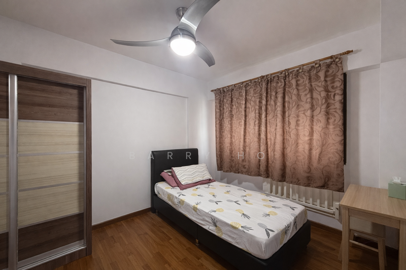 509B Wellington Circle HDB Flat For Sale at S$ 598,000 | PropertyGuru Singapore - Bedroom