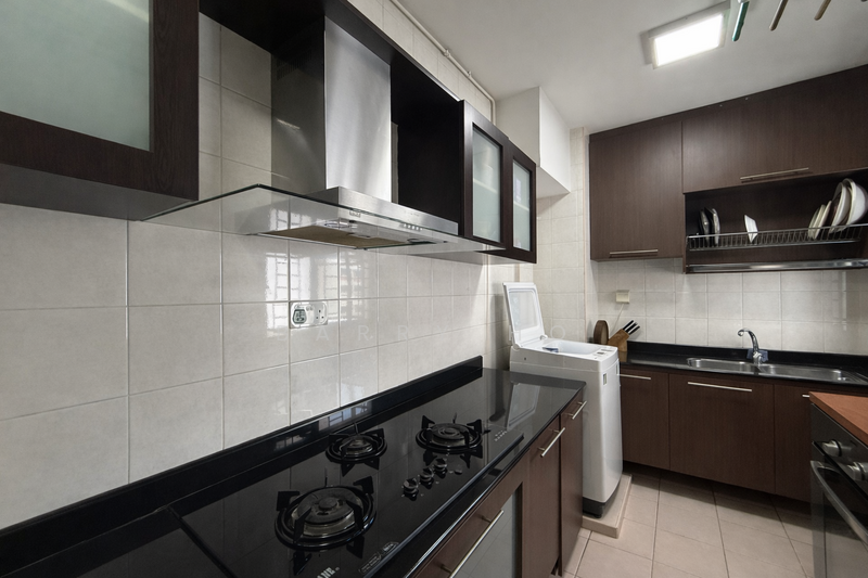 509B Wellington Circle HDB Flat For Sale at S$ 598,000 | PropertyGuru Singapore - Kitchen
