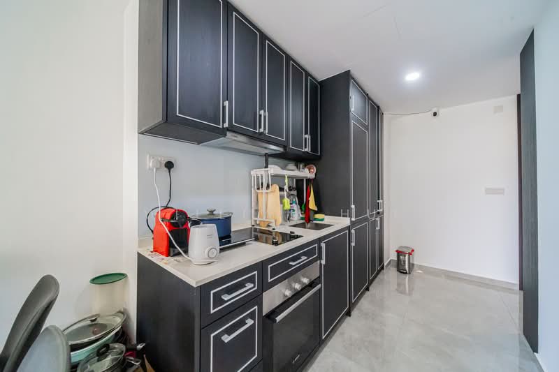 Mayfair Gardens Condominium For Sale at S$ 1,700,000 | PropertyGuru Singapore - Kitchen