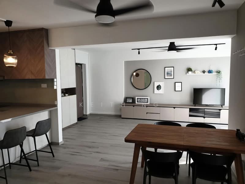 82A Lorong 4 Toa Payoh HDB Flat For Sale at S$ 1,308,000 | PropertyGuru Singapore - Living Room