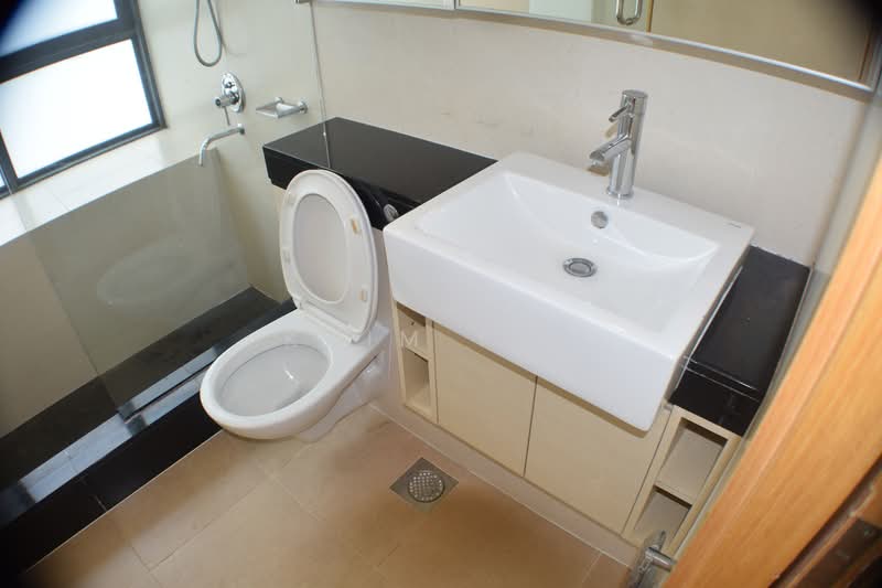 The Beacon Apartment For Sale at S$ 1,980,000 | PropertyGuru Singapore - Bathroom