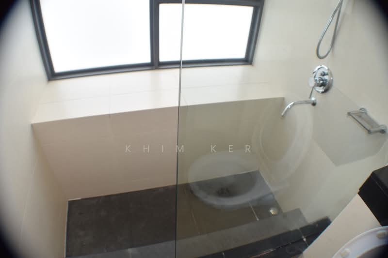 The Beacon Apartment For Sale at S$ 1,980,000 | PropertyGuru Singapore - Bathroom