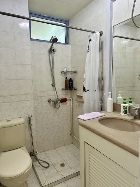 Emerald Park, 2 Indus Road, 2 Bedrooms, 1,441 sqft, Condominium For Rent, by Melissa Yeo, 500085379 - Bathroom - PropertyGuru.com.sg